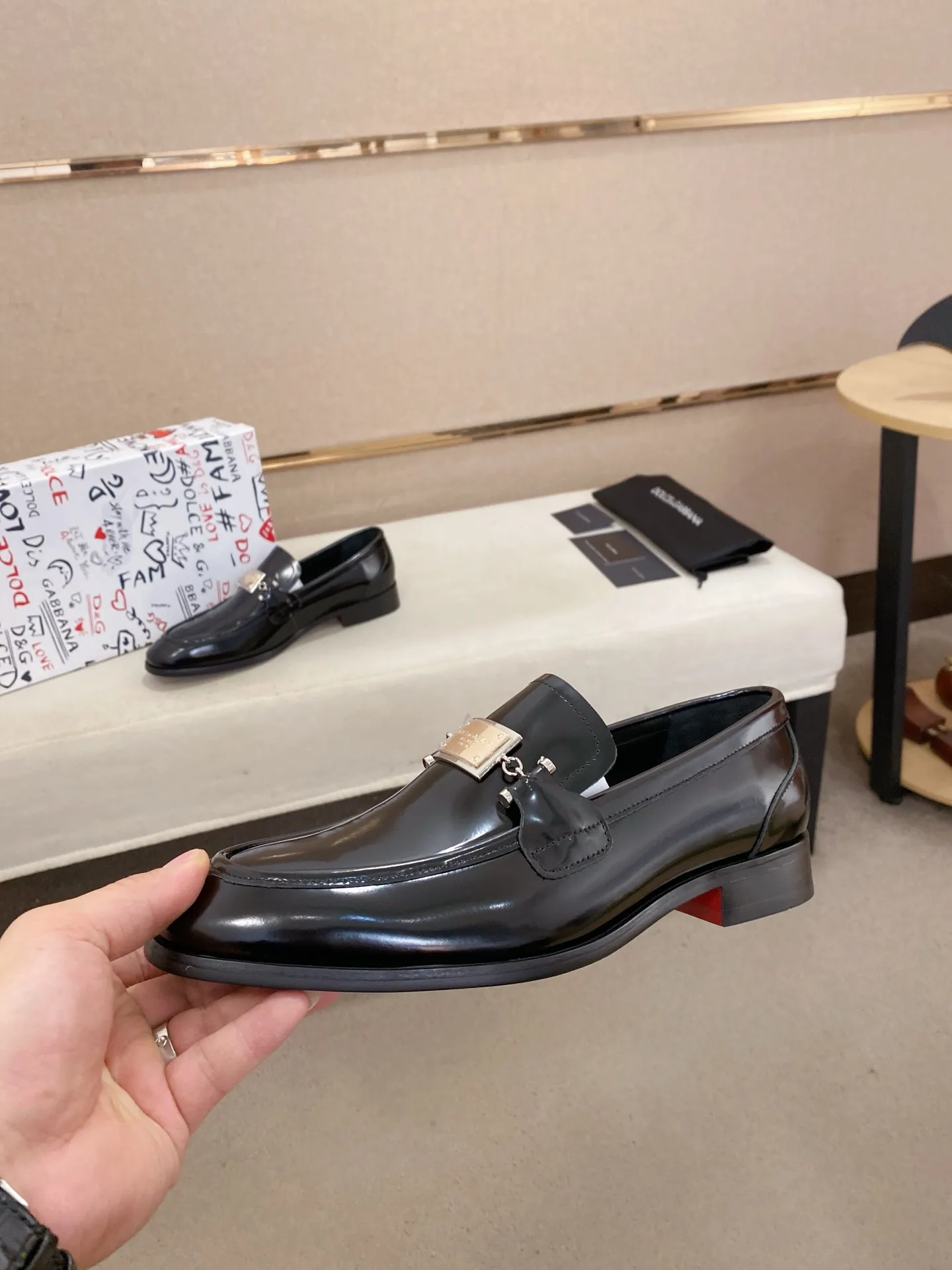 Men's clothing and shoes💰 520💰🌲DG top-notch🔍🔍men's new leather shoes🚹sold at the same time⚠The uppers are imported cowhide from Italy, the entire imported cowhide lining, and imported accessories💪💪, completely 1⃣️ vs. 1⃣️🇮🇹 💪💪, ⚠Sole: The original sole is specially provided by the original factory, the exclusive movable molded sole is super comfortable, ⚠Original factory follow-up goods, 🔍🔍high quality, can be entered and exited at will, welcome to compare ⚠Size number: 38-44. Can be customized 45 non-returnable